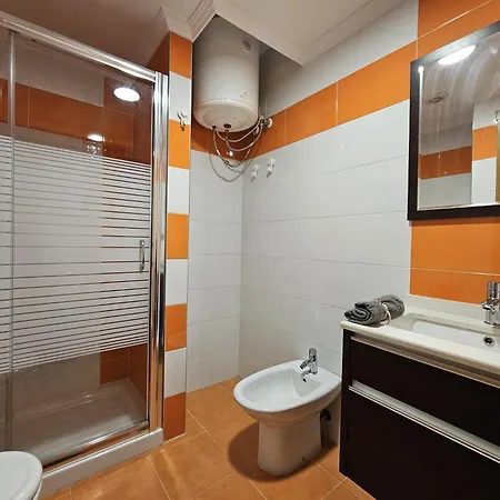 Con Piscina En Portonovo 산신소