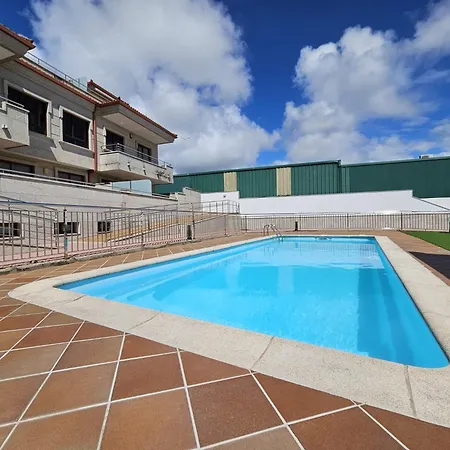Con Piscina En Portonovo