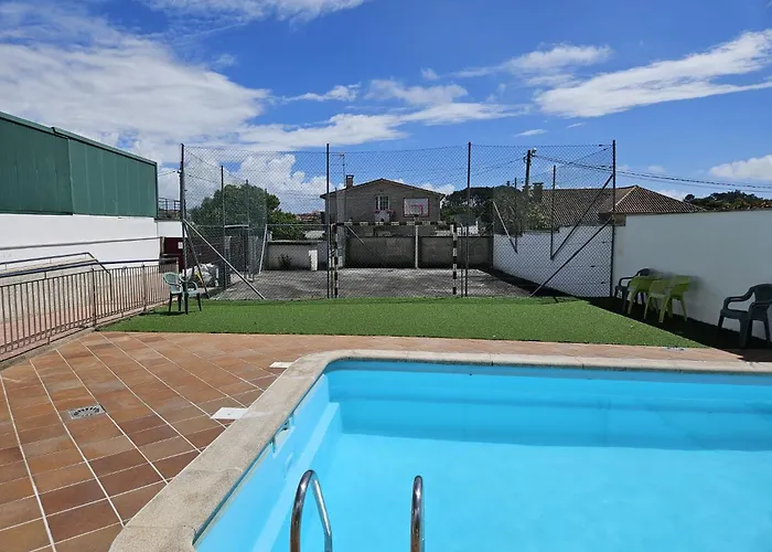 Con Piscina En Portonovo